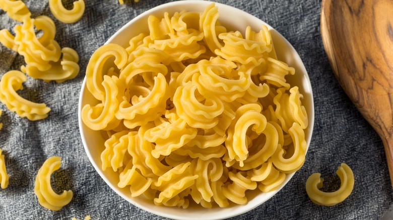 A bowl of uncooked cascatelli