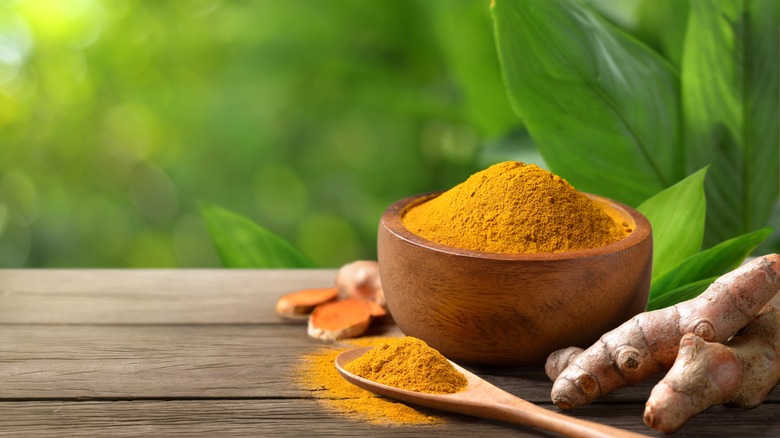 Turmeric root in a bowl