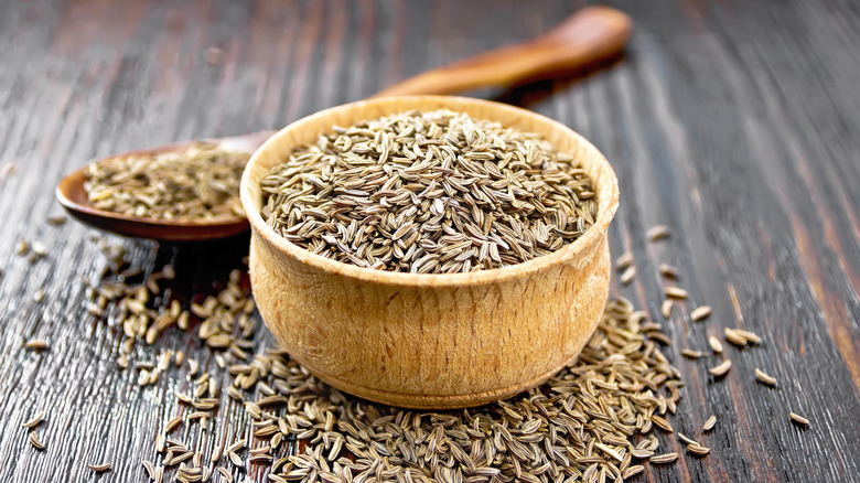 Cumin seeds in bowl