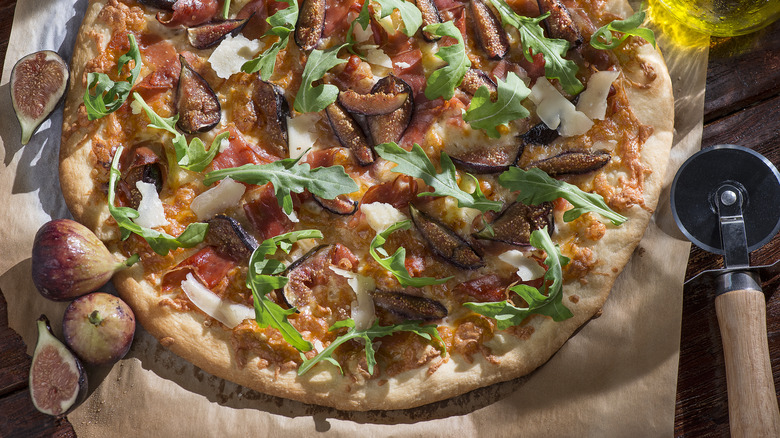 Figs on pizza