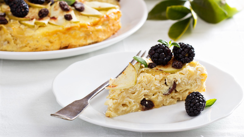 Kugel topped with fruit