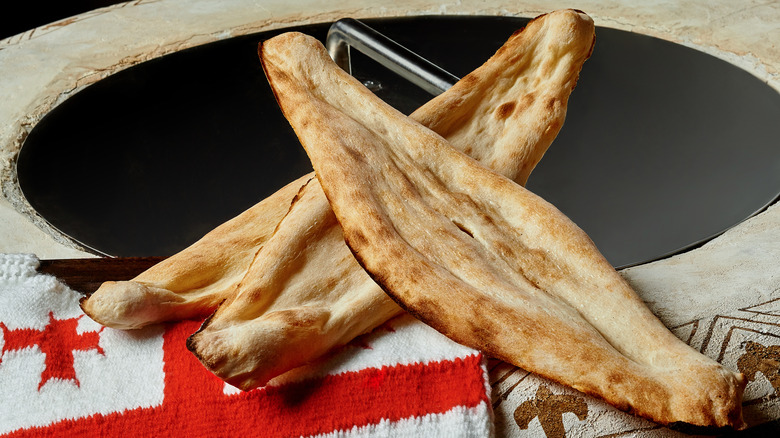 shoti bread by tone and Georgian flag