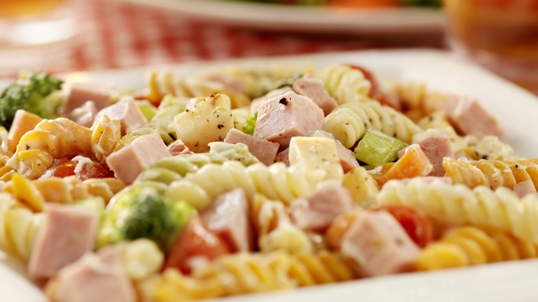 Pasta salad with ham