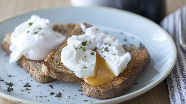 poached eggs on toast