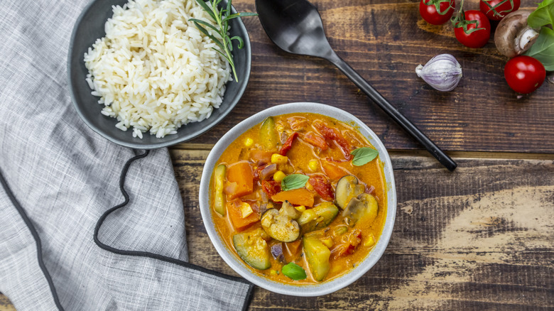 Vegetable curry with rice