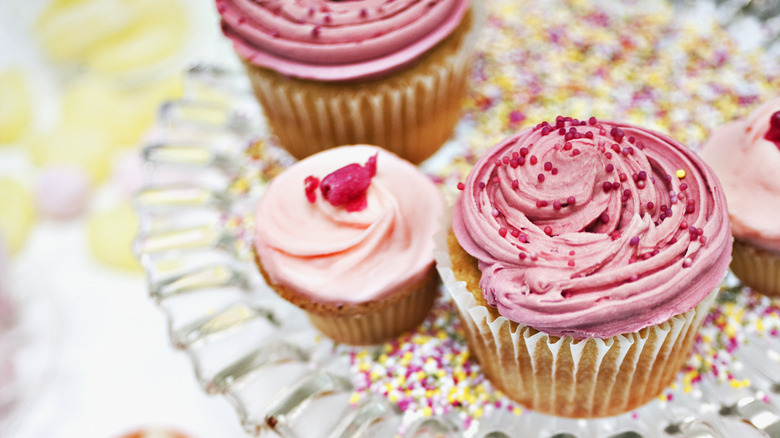 Champagne cupcakes with pink frosting