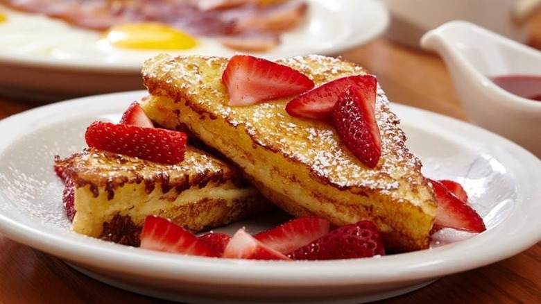 Cracker Barrel strawberry French toast