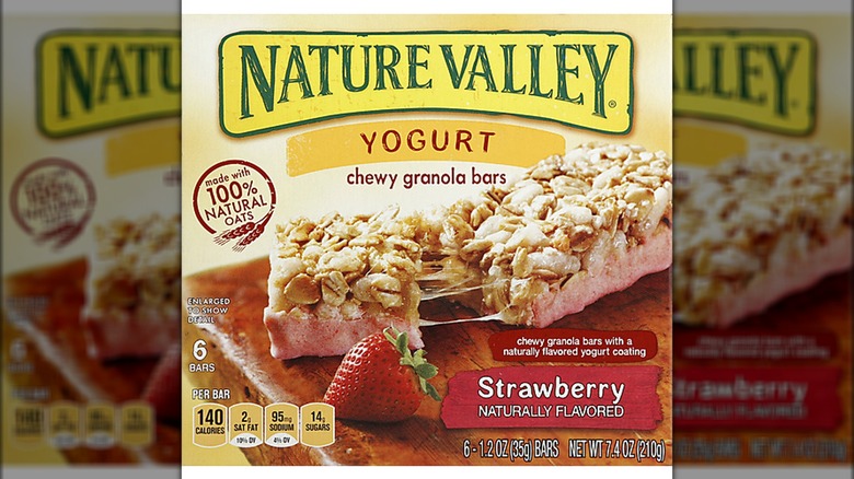 Nature Valley strawberry chewy granola bars