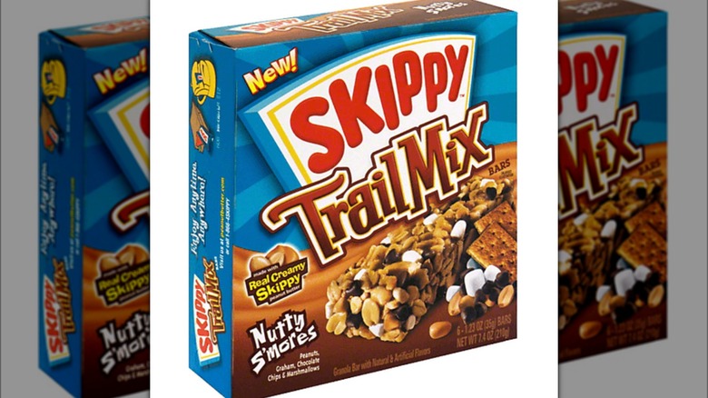 Skippy trail mix granola bars