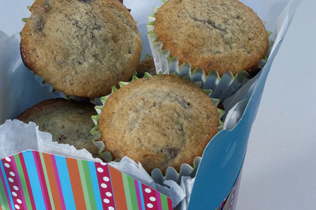 Monday Morning Snack: Vanilla, Cherry, and Almond Muffins