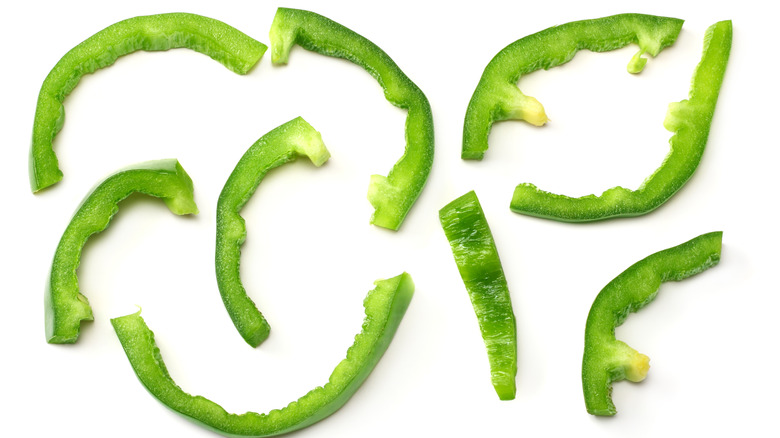 Slices green peppers