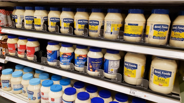 mayonnaise jars on grocery shelf