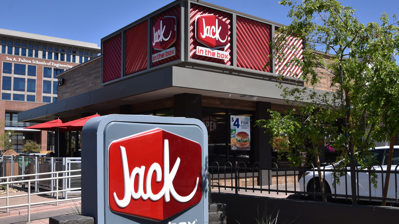 Jack in the Box restaurant exterior