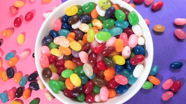 bowl of assorted jelly beans