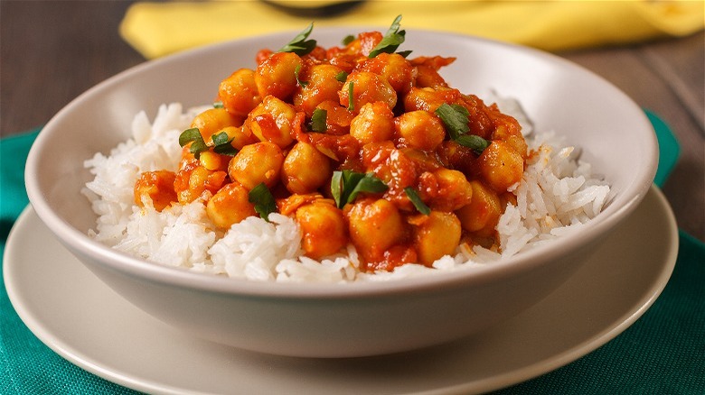 curry with chickpeas and rice