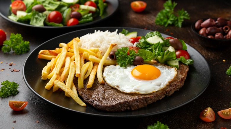 Fried egg on steak 