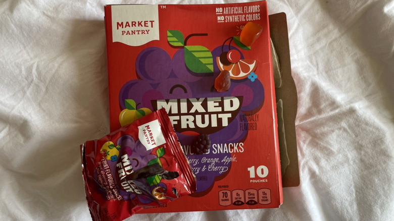 Market Pantry fruit snacks package