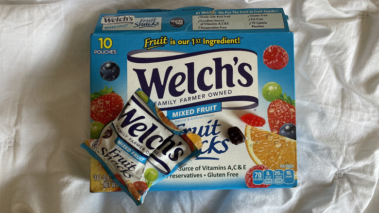 Welch's fruits snacks package