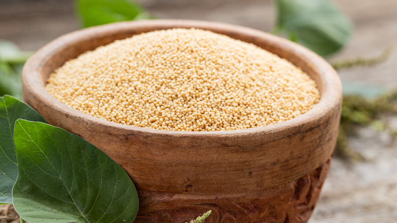 Amaranth grain in bowl