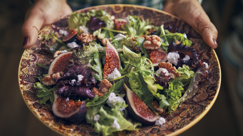 Fig salad with walnuts and feta