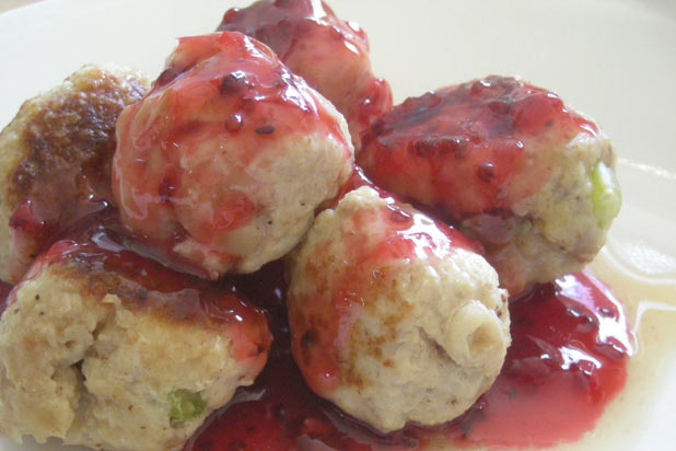 Herbed Turkey Meatballs with Current Sauce