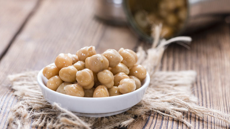 portion of canned chickpeas