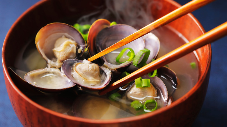 Japanese clam soup