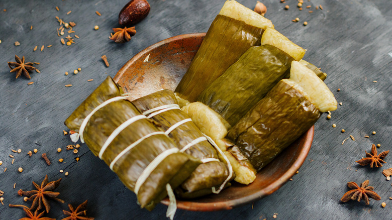 bowl of wrapped Indonesian buras