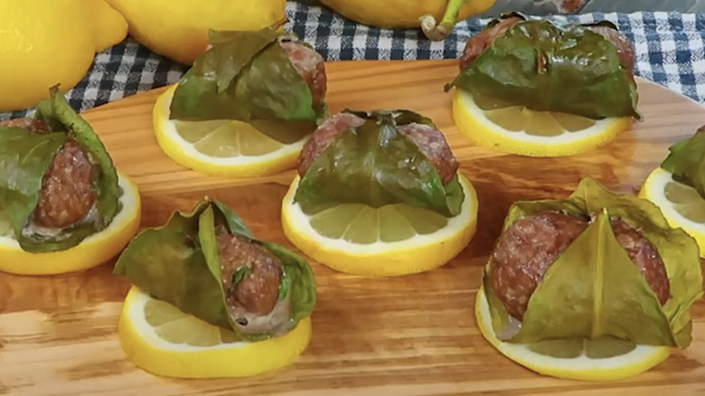 polpette con foglie di limone 