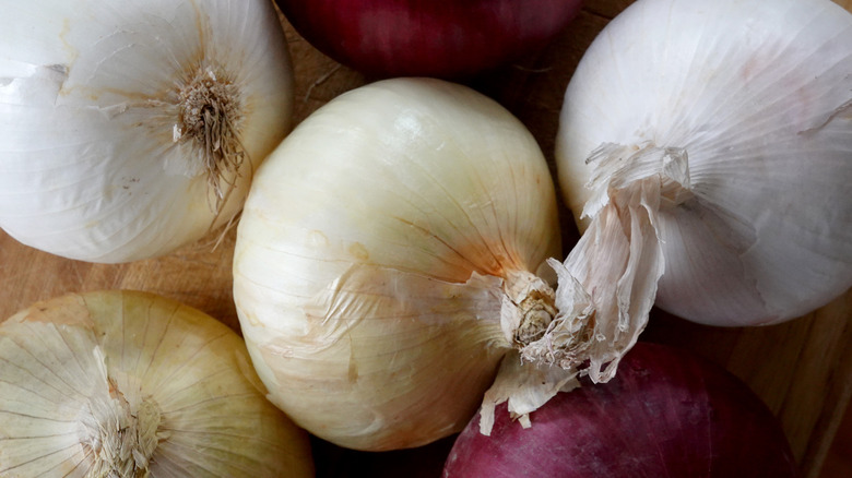 13 Mistakes Everyone Makes When Caramelizing Onions