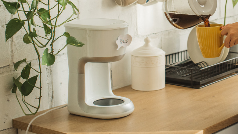 coffee maker with hot plate