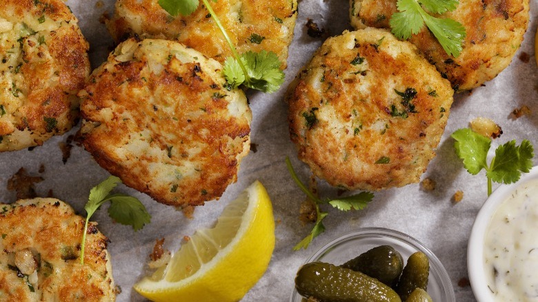 Fish cakes that look like crabcakes