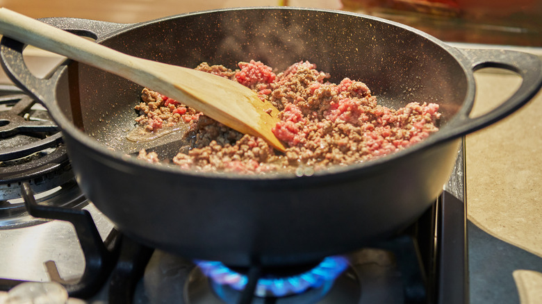 ground beef in frying pan