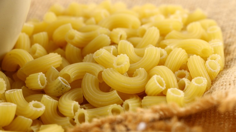 Dried macaroni