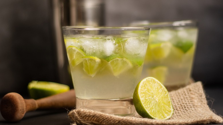 Caipirinhas with lime