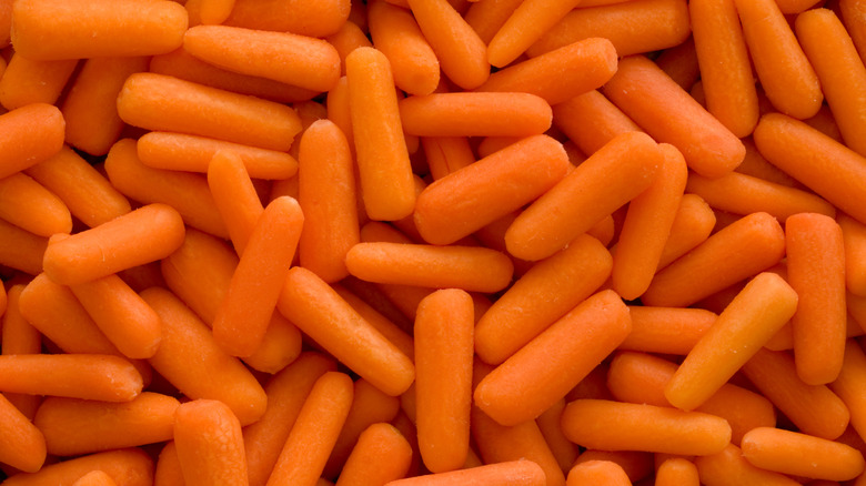 A pile of baby carrots