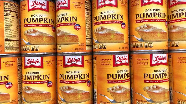 cans of Libby's pumpkin puree