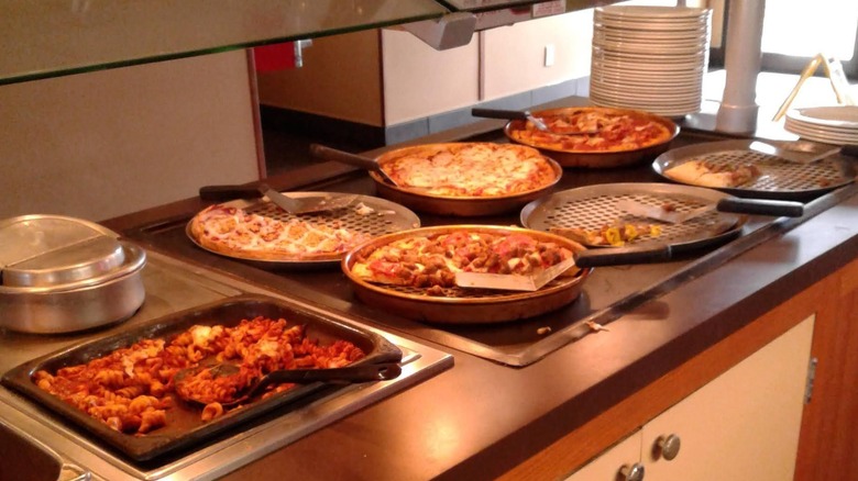 Pizza Hut buffet table