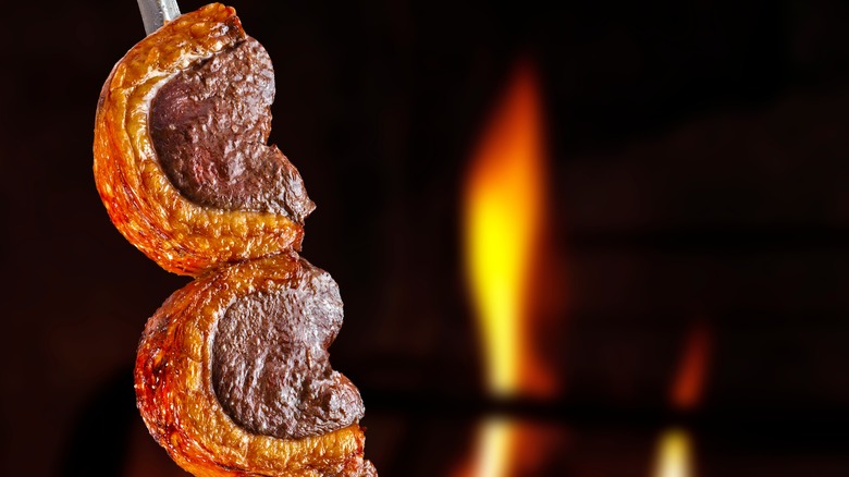 13 Red Flags To Look Out For When Eating At A Brazilian Barbecue Restaurant