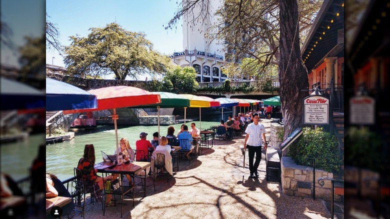 Casa Rio outdoor dining area