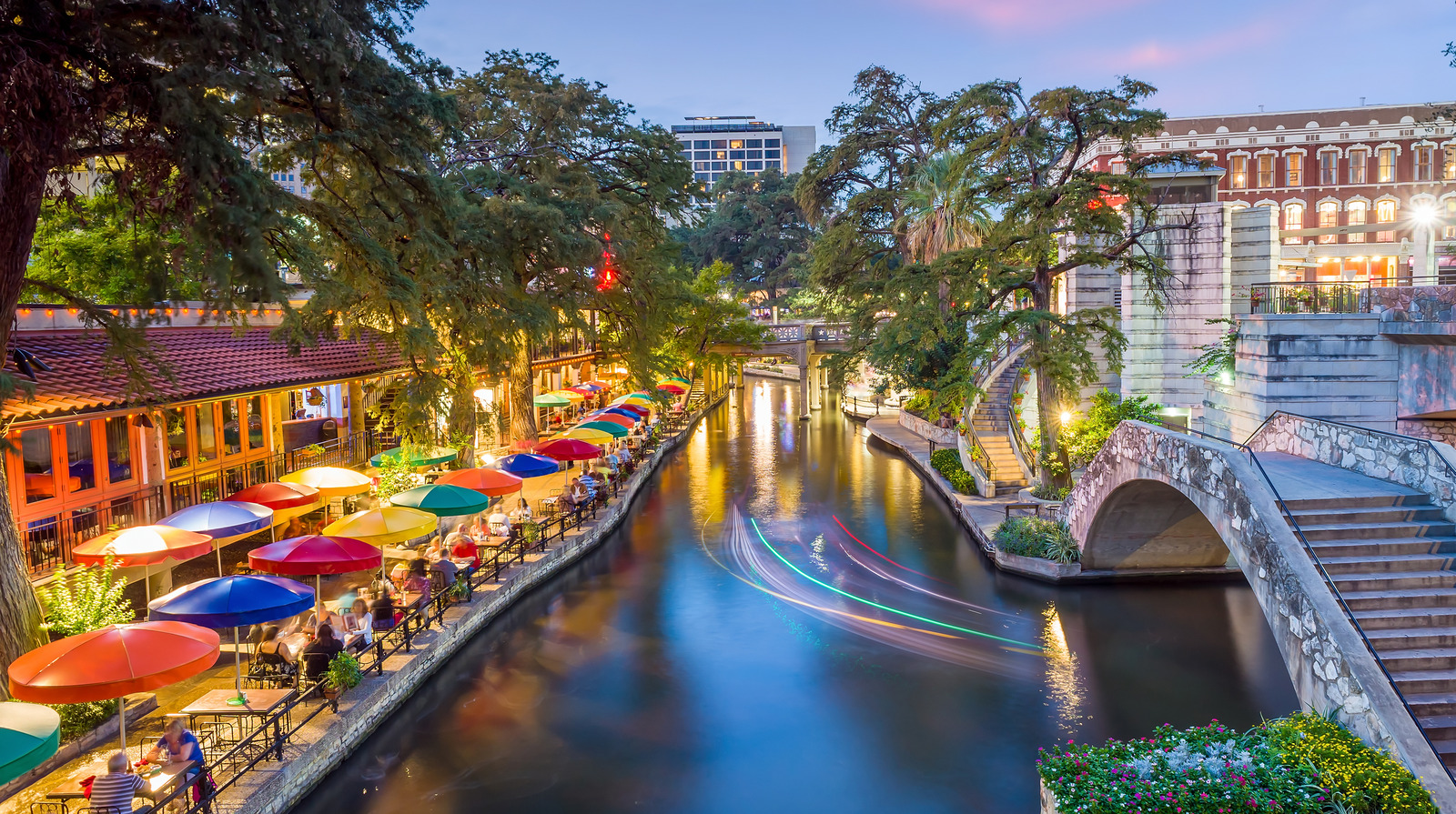 Top Things To Do, Eat, & Drink on the San Antonio River Walk (2022)