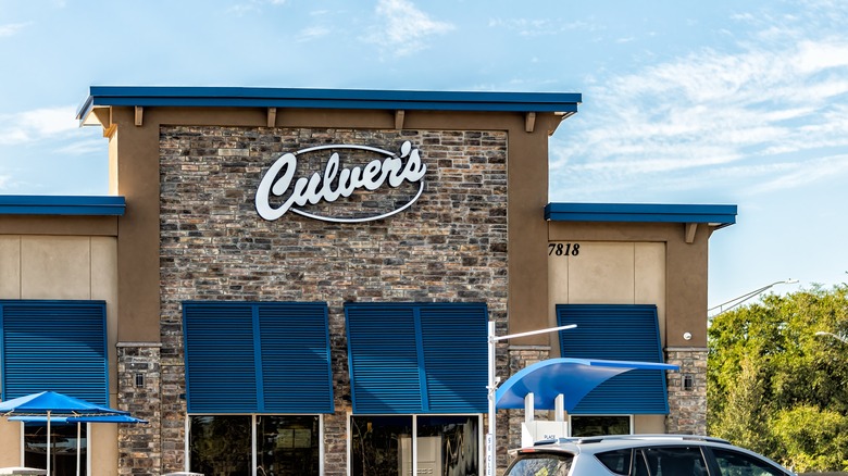 Culver's building and parking lot