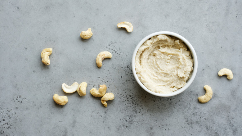 cashews and cashew cream