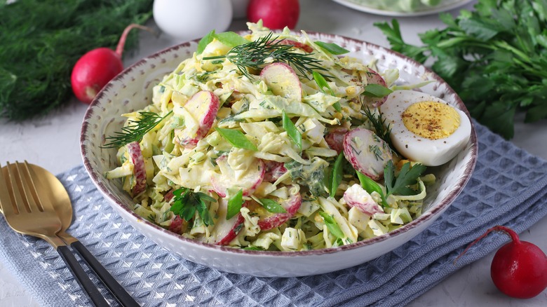 salad with dill and eggs