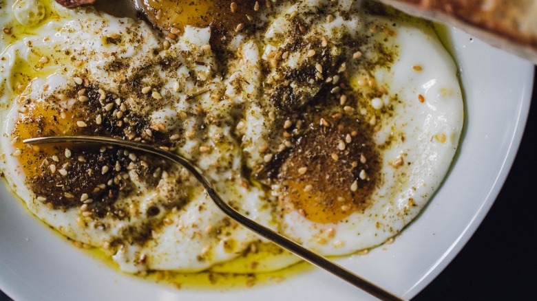 Za'atar eggs