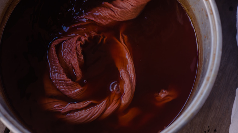 hand dyeing fabric brown