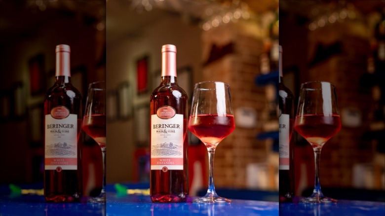 Beringer white zinfandel wine