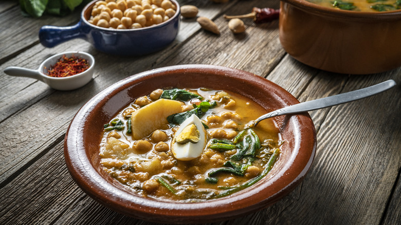 Fresh stew with garbanzo beans