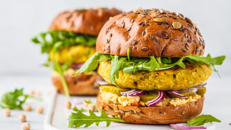 Chickpea burgers with onions