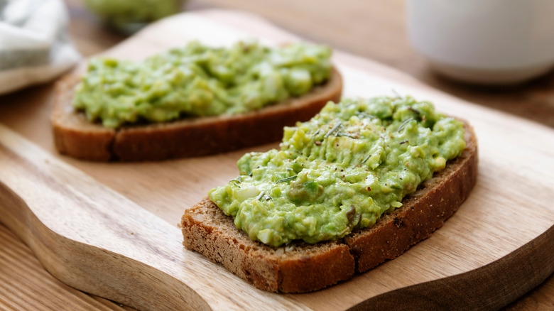 Mashed avocado on toast